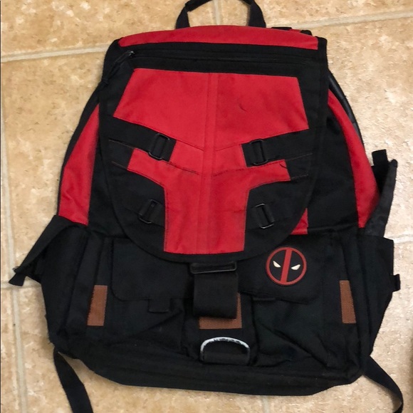 bolsa storage shelves